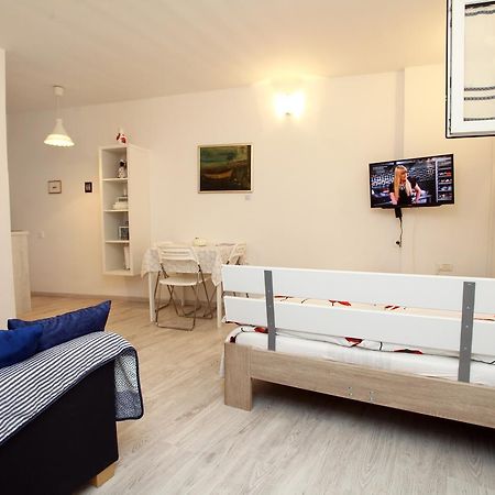 פיראן Apartma Mery מראה חיצוני תמונה